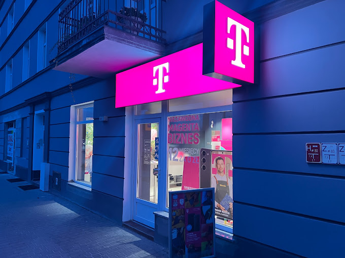 Dostawca usług telekomunikacyjnych.