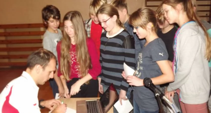Po autograf od mistrza ustawiła się długa kolejka fot. Bartosz Woźniak