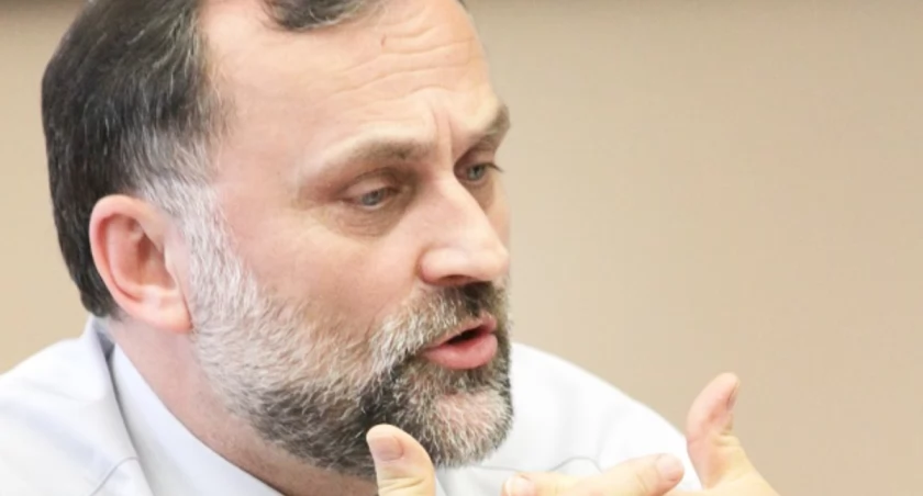 Marek Nowicki tłumaczył, że na wolne miejsca w szkołach wniosek o przyjęcie może złożyć każdy, ale nie każdy będzie mógł być przyjęty fot. Remigiusz Konieczka