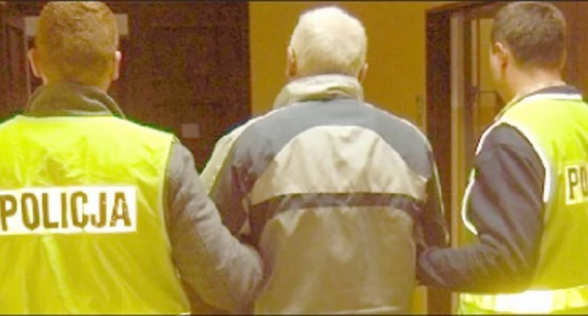 Zatrzymany przez policję diagnosta dokonywał przeglądów technicznych pojazdów nie będąc faktycznie pracownikiem Okręgowej Stacji Kontroli Pojazdów w Żninie     fot. archiwum Komendy Powiatowej Policji w Żninie