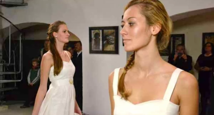 Jedwabne suknie ślubne oraz modelki prezentujące je wzbudziły szczery zachwyt publiczności fot. Magdalena Kruszka