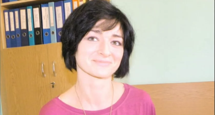 - Nic na to nie poradzę, że zakochałam się w synu burmistrza. Przecież nie może to przekreślać moich marzeń o pracy w wyuczonym zawodzie - tłumaczy Aleksandra Jakubowska, od tego roku szkolnego drugi pedagog w ZPS nr 1 w Żninie. fot. Karol Gapiński