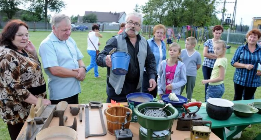 Zaprezentowano wystawę sprzętu domowego i narzędzi z przed dziesiątków lat. fot. Piotr Bembenek
