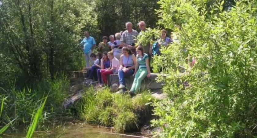 Uczestnicy szkolenia zapoznawali się z flora i fauną pałuckich lasów fot. Alicja Ziętek