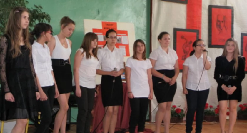 19 czerwca w Gimnazjum nr 1 w Barcinie uhonorowani zostali utalentowani w różnych dziedzinach uczniowie fot. Karol Gapiński