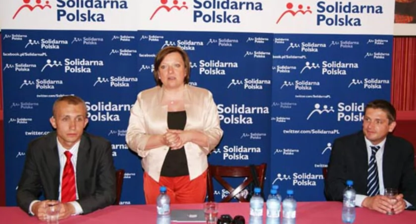 Od lewej Maciej Szota, Beata Kempa i Bartosz Kownacki fot. Arkadiusz Majszak