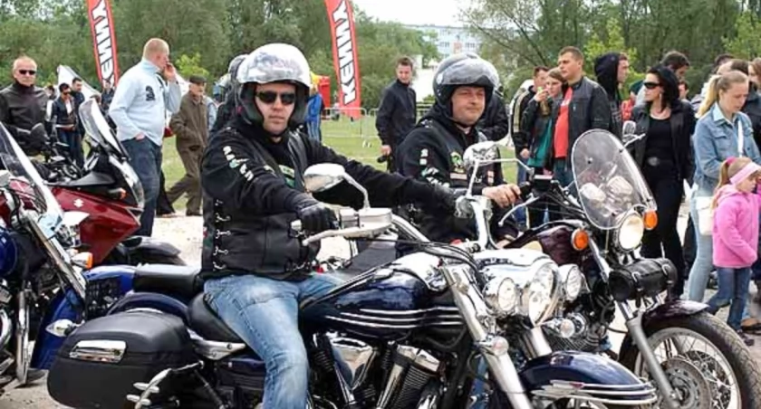 Motocykliści przyjechali do Barcina na wielką paradę fot. Karol Gapiński