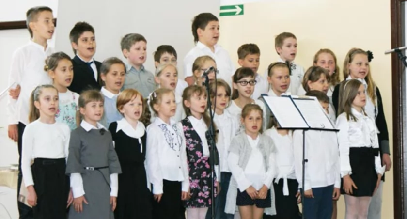 0-lecie nadania Szkole Podstawowej nr 1 imienia dra Stanisława Krzysia fot. Karol Gapiński