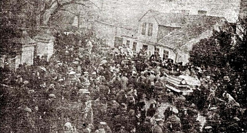 Pogrzeb na cmentarzu w Żninie poległych 11 stycznia 1919 roku powstańców wielkopolskich