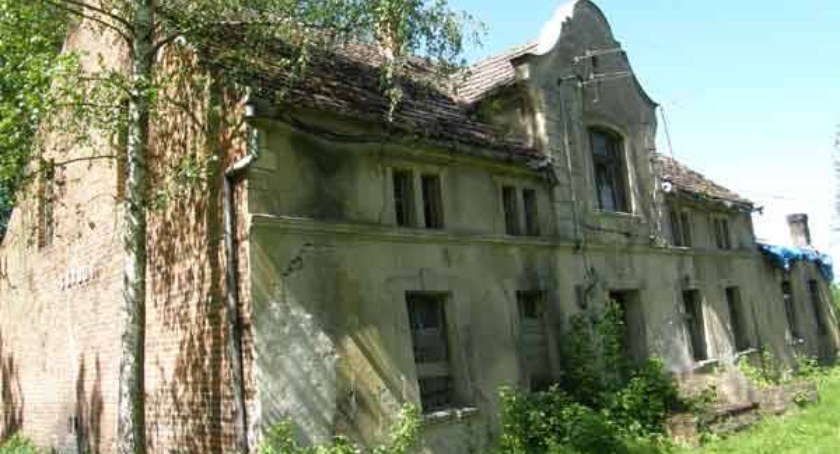 Zdewastowany budynek, w którym mieszkała błogosławiona Maria Karłowska to miejsce historyczne fot. Sylwia Wysocka