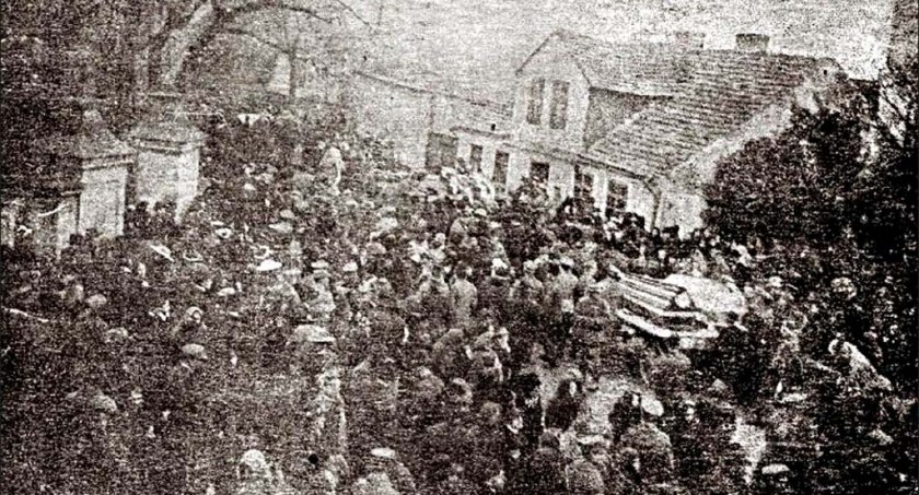 Pogrzeb na cmentarzu w Żninie poległych 11 stycznia 1919 roku powstańców wielkopolskich