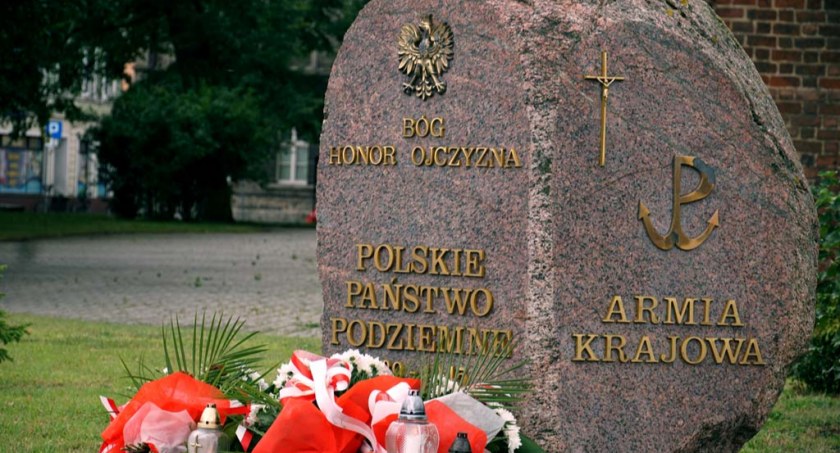 Pomnik AK w Żninie fot. Karol Gapiński