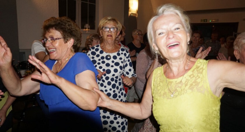 Disco Senior okazało się strzałem w dziesiątkę. Uczestnicy zabawy szaleli przez kilka godzin na parkiecie ŻDK. fot. Karol Gapiński