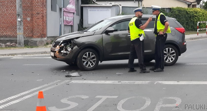 Kia sportage rozbita na skrzyżowaniu fot. Remigiusz Konieczka