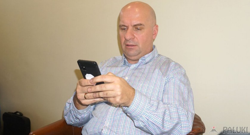 Artur Krajewski jest p.o. dyrektora ŻDK do 31 lipca. Najdalej więc w najbliższy poniedziałek poznamy decyzję o tym, czy otrzyma od burmistrza Żnina już normalny kontrakt, jako dyrektor tej instytucji. Z naszych ustaleń wynika, że decyzja może być podjęta przez burmistrza jeszcze w tym tygodniu. fot.