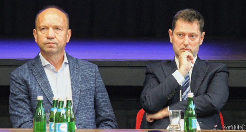 (Od lewej) Inwestor Andrzej Skiba oraz burmistrz Szubina Mariusz Piotrkowski fot. Remigiusz Konieczka 
