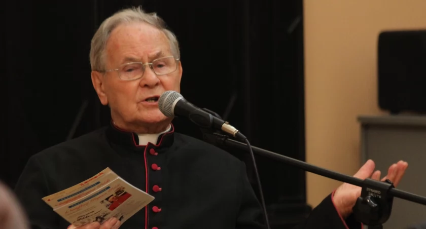 Ks. prałat Janusz Mnichowski na spotkaniu z mieszkańcami Szubina w Domu Polskim 14 września 2021 r. fot. Remigiusz Konieczka