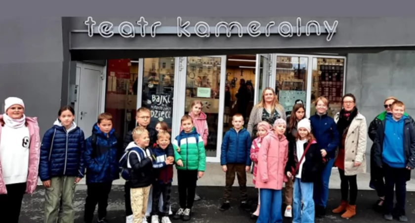 Uczestnicy wyjazdu w Teatrze Kameralnym, fot. Ewa Hałas