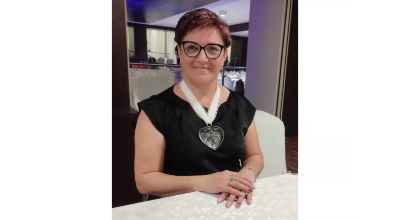 Barbara Nowak, szefowa Klubu HDK im. dra Andrzeja Hoffmanna jest pierwszą kobietą w powiecie żnińskim, która otrzymała Kryształowe Serce PCK fot. z archiwum Barbary Nowak