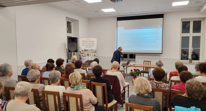 Pierwszy wykład w roku akademickim 2023/2024 poprowadził w Kcyni prof. Marek Chamot, zdjęcia: Ewa Hałas