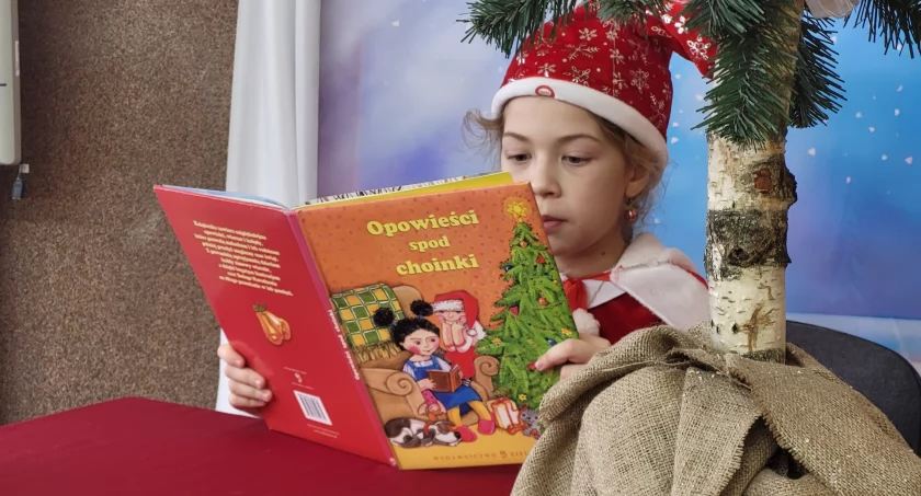 Uczestnicy turniejowych zmagań czytali ulubione fragmenty książek fot. Ewa Hałas