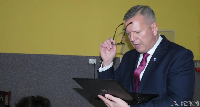  Burmistrz Robert Luchowski był zaskoczony prowadzonym postępowaniem, ale przekazał do Tucholi dokumenty, które wskazał prokurator fot. Karol Gapiński