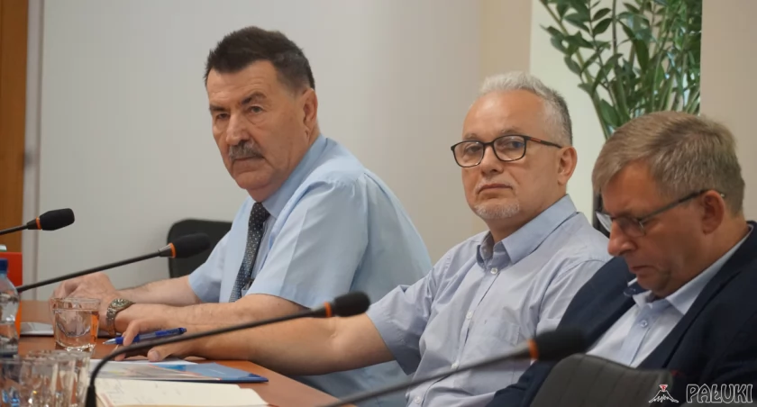 Zarówno starosta Zbigniew Jaszczuk, jak i wicestarosta Andrzej Hłond zapowiedzieli start w najbliższych wyborach do Rady Powiatu w Żninie z list Forum Samorządowego Pałuki. Ten pierwszy będzie walczył o jeden z sześciu mandatów w okręgu - janowiecko - rogowsko - gąsawskim, a Andrzej Hłond o jeden z trzech w okręgu łabiszyńskim fot. Karol Gapiński