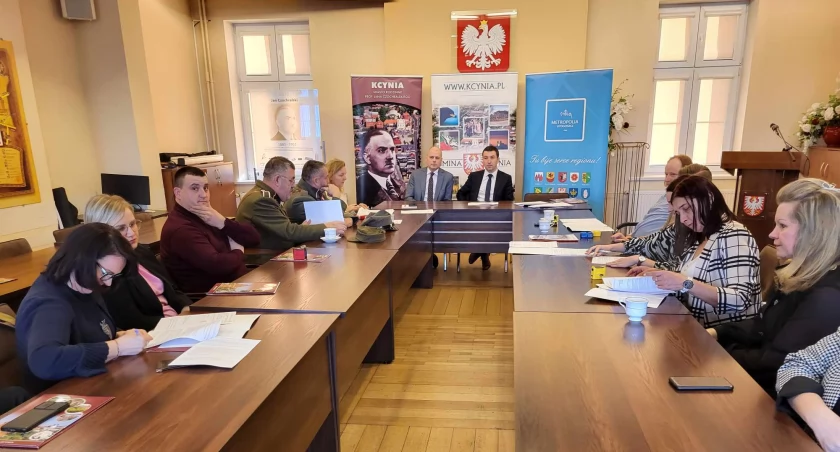 Stowarzyszenia z terenu gminy Kcynia podpisywały umowy na 2024 rok w ramach otwartych konkursów ofert gminy Kcynia fot. Ewa Hałas