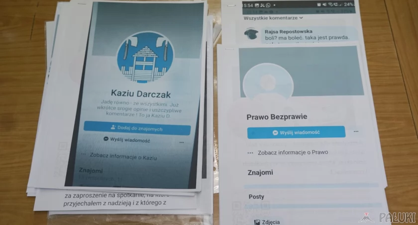 Tomasz Gatka dostarczył policjantom teczki z wydrukami z kont społecznościowych, z których był obrażany fot. Karol Gapiński