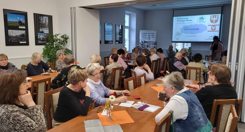Wykład życie lodowców zainteresował studentów UTW w Kcyni 