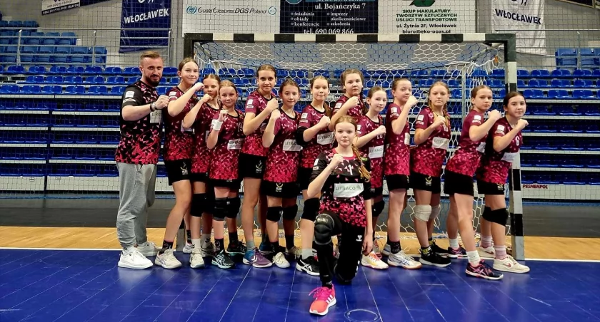 Najlepsze w grupie B kcynianki, z kompletem 20 zwycięstw i 60 punktów, meldują się w wielkim finale rozgrywek rocznika 2011 fot. archiwum MLUKS Orlik Kcynia