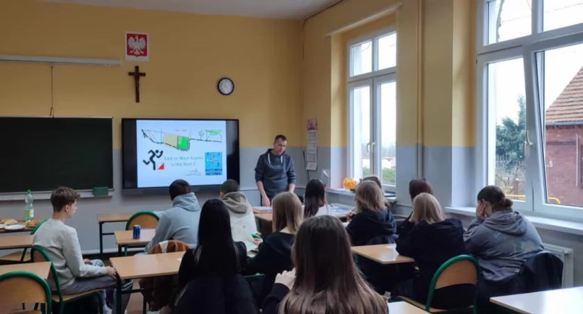 Warsztaty w ramach projekty East or West, w kcyńskim ZST, zdjęcia: Łukasz Kaniewski