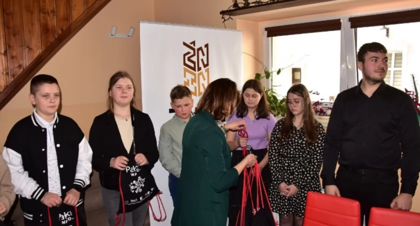 Laureatom wręczono nagrody.