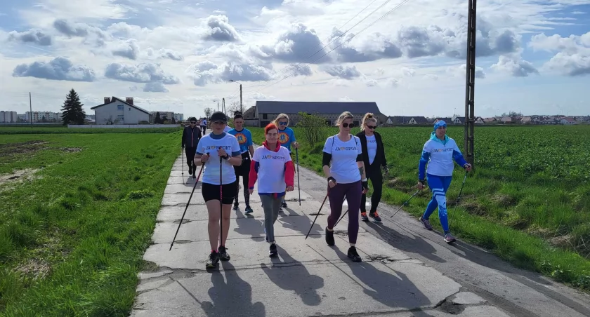 Marsz nordic walking w Nakle nad Not. z udziałem okolicznych teamów 