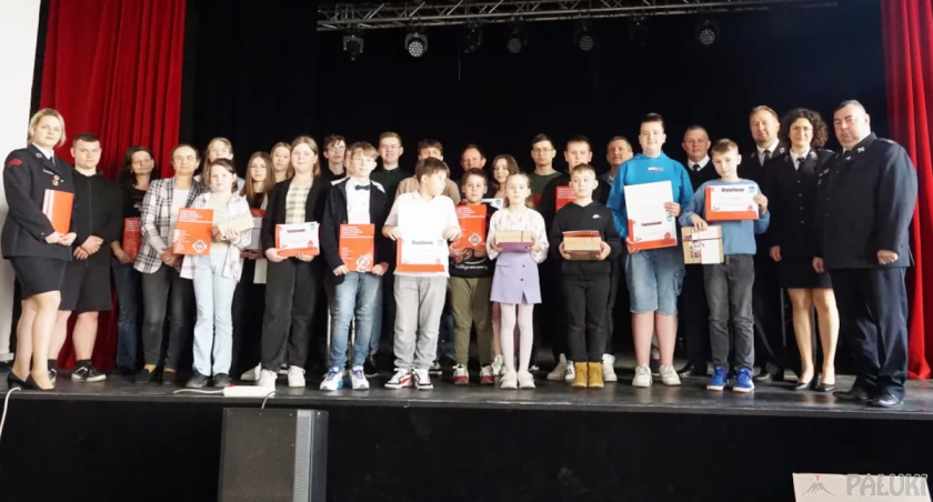 Uczestnicy etapu gminnego turnieju wiedzy pożarniczej fot. Karol Gapiński