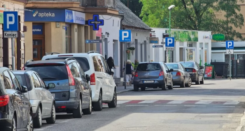 - Liczba miejsc parkingowych nie zmieni się w stosunku do obecnego stanu - informował we wrześniu 2023 roku Paweł Piechowiak, dyrektor Wydziału Infrastruktury, Gospodarki Przestrzennej i Inwestycji w Urzędzie Miejskim w Żninie fot. Remigiusz Konieczka, archiwum Pałuk