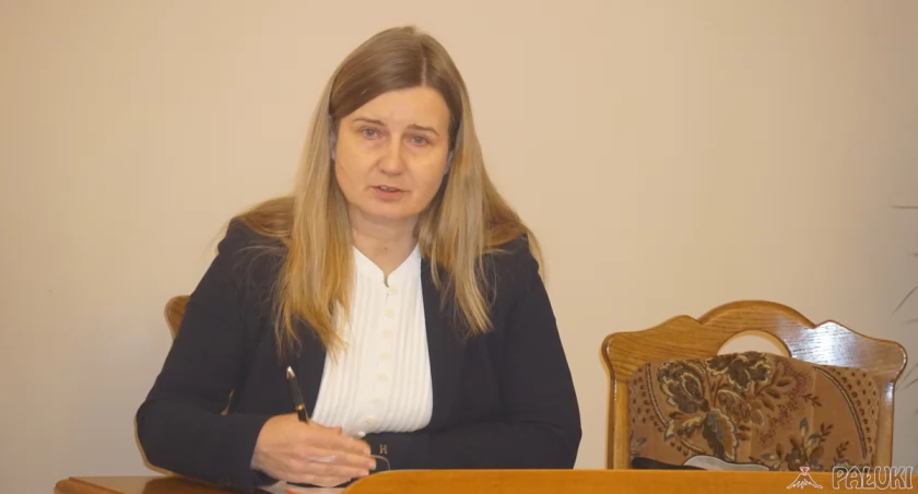 Przez ponad 11 lat Bernadeta Chojnacka była skarbnikiem gminy Barcin. Od 20 maja br. ma pełnić tę samą funkcję w gminie Żnin. Oczywiście pod warunkiem, że Rada Miejska najpierw odwoła z tego stanowiska Aleksandrę Szpek, jak chce burmistrz Łukasz Kwiatkowski. fot. Karol Gapiński
