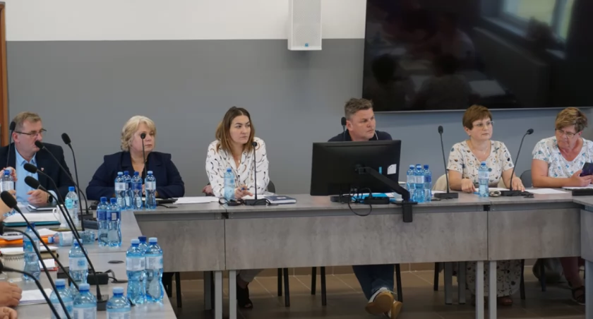 Łączone posiedzenie komisji Rady Miejskiej w Gąsawie było okazją do omówienia planów związanych z zakupem lekkiego wozu dla OSP Gąsawa, z którego korzystałyby wszystkie jednostki na terenie gminy fot. Justyna Kulpińska