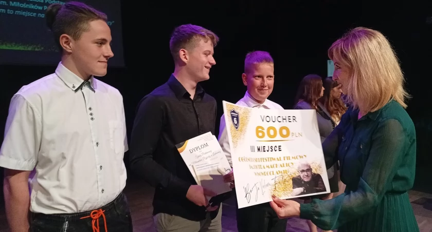 Ogromny sukces uczniów szkoły podstawowej w Laskownicy fot. Robert Koniec