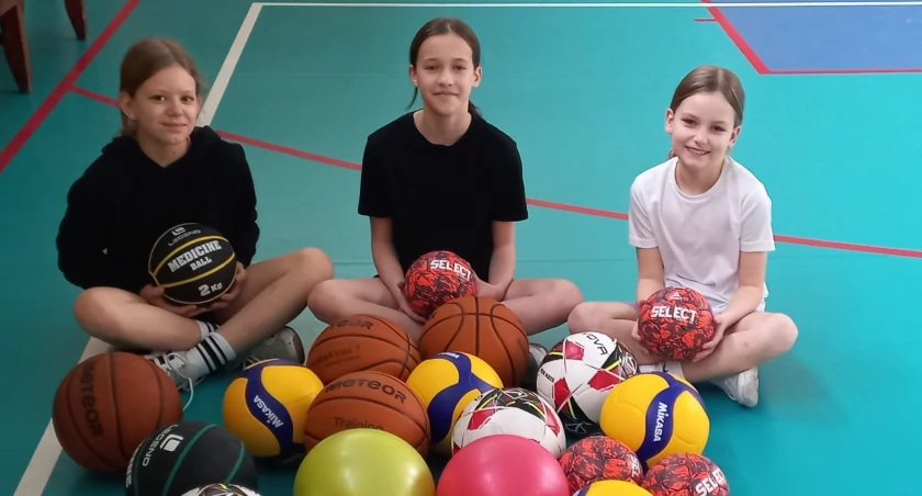Projekty zdrowotno-sportowe to nie tylko zajęcia, ale trwałe elementy takie jak sprzęt sportowy, które pozostają na wyposażeniu stowarzyszenia (fot. Ewa Hałas) 