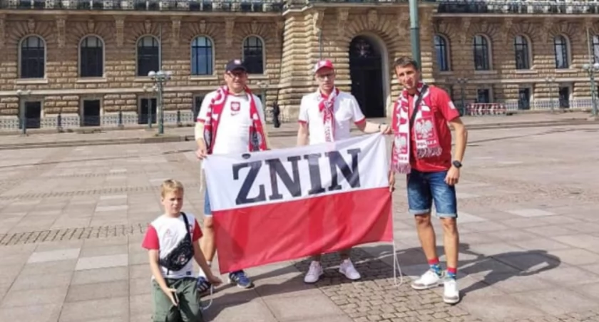 Przed ratuszem w Hamburgu, przed meczem, fot. z archiwum Leszka Piekarskiego