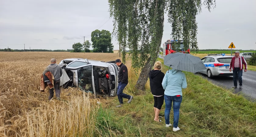 Kierujący opuścił pojazd o własnych siłach fot. Magdalena Kruszka