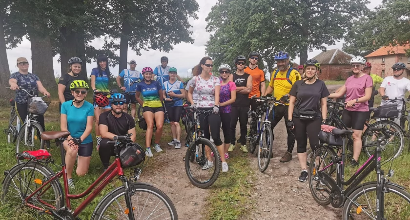Kcynianie aktywnie uczestniczyli w rajdach rowerowych zorganizowanych przez Urząd Miejski w Kcyni (fot. Ewa Hałas)  