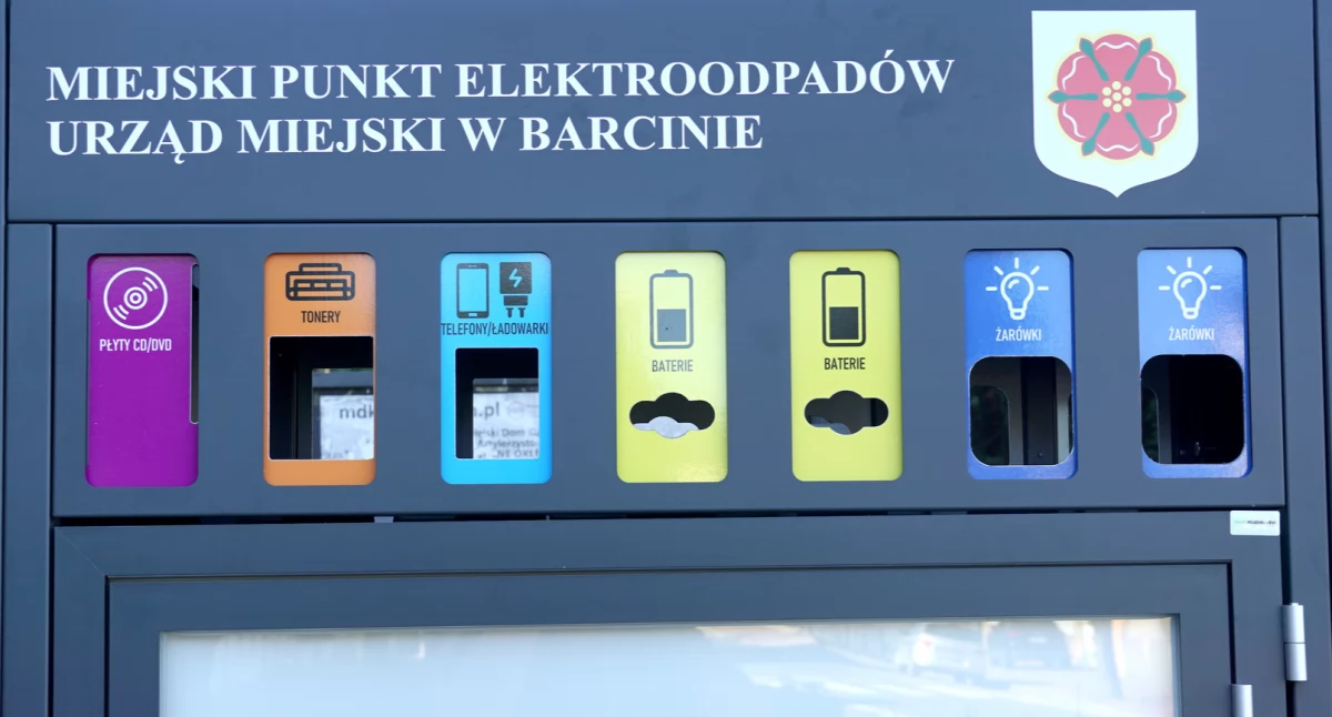 Przegródki na konkretne rodzaje elektroodpadów są dokładnie opisane fot. Karol Gapiński