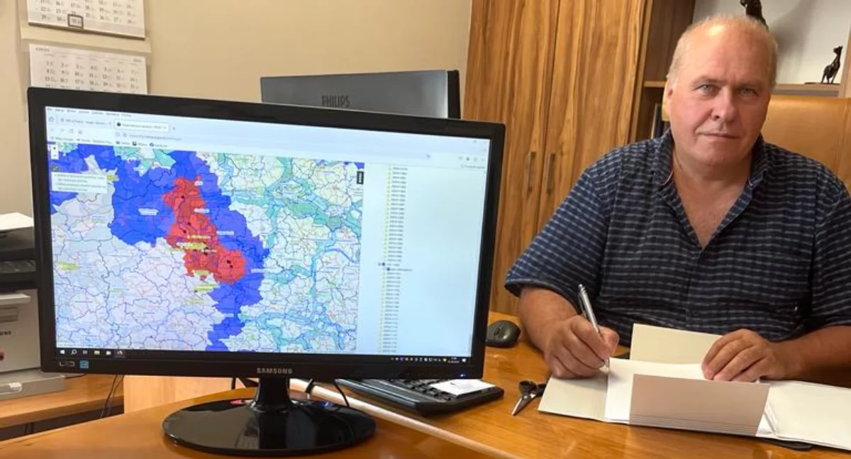 Janowiecka gmina znajduje się w niebieskiej strefie jednak żniński, powiatowy lekarz weterynarii Andrzej Domagalski zaleca ostrożność. fot. Cezary Kucharski