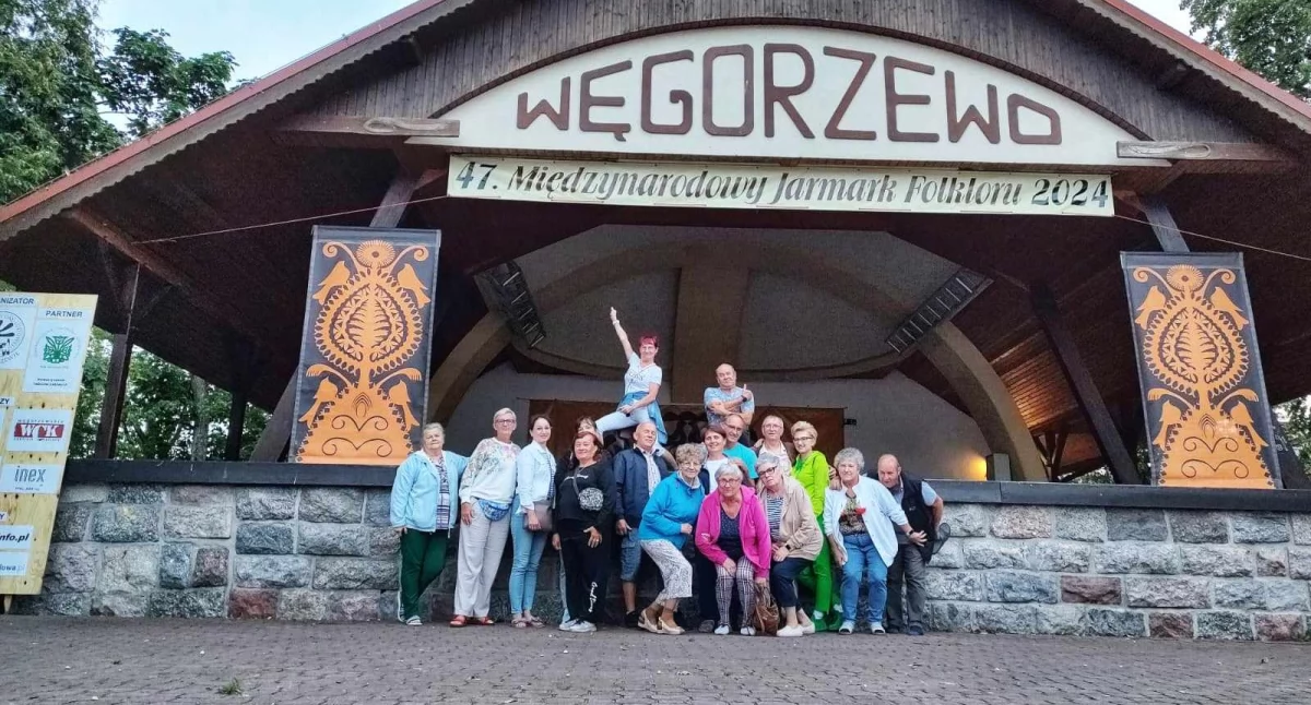 Stowarzyszenie Miłośników Regionalnego Zespołu Pałuki w Kcyni w Węgorzewie na 47. Międzynarodowym Jarmarku Folkloru (fot. Zespół Pałuki). 