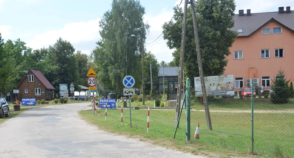 Mniej więcej w tym miejscu powinien kończyć się planowany do wyremontowania odcinek. fot. Cezary Kucharski