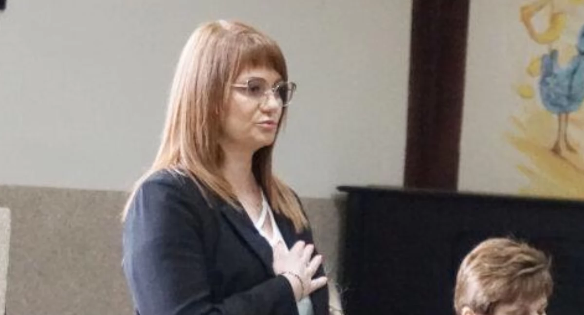 Agnieszka Wyrwas podczas ślubowania na pierwszej sesji Rady Miejskiej w Gąsawie fot. Justyna Kulpińska