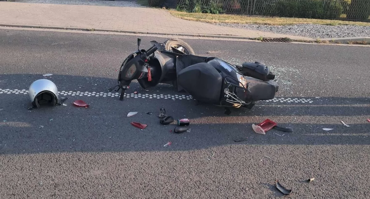 Motorowerzysta został uderzony przez cofający z posesji samochód fot. OSP KSRG Świątkowo