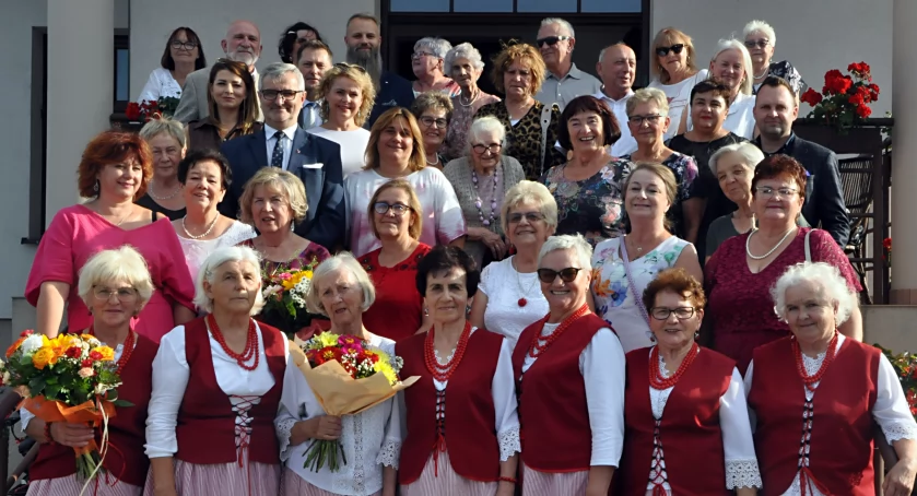 Uczestnicy spotkania z okazji 65-lecia Koła Gospodyń Wiejskich w Kołaczkowie fot. Piotr Bembenek